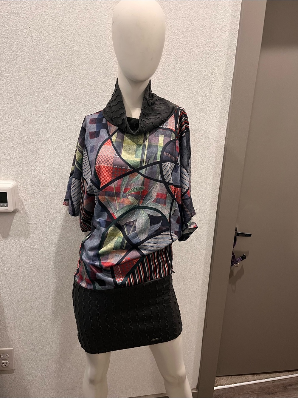 Abstract Multicolor Geometric Versatile  Top attached with witj Gray Textured